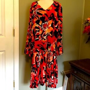 The Limited sz 18W floral dress. V-neck, long sleeve, tiered. Dropped waist.